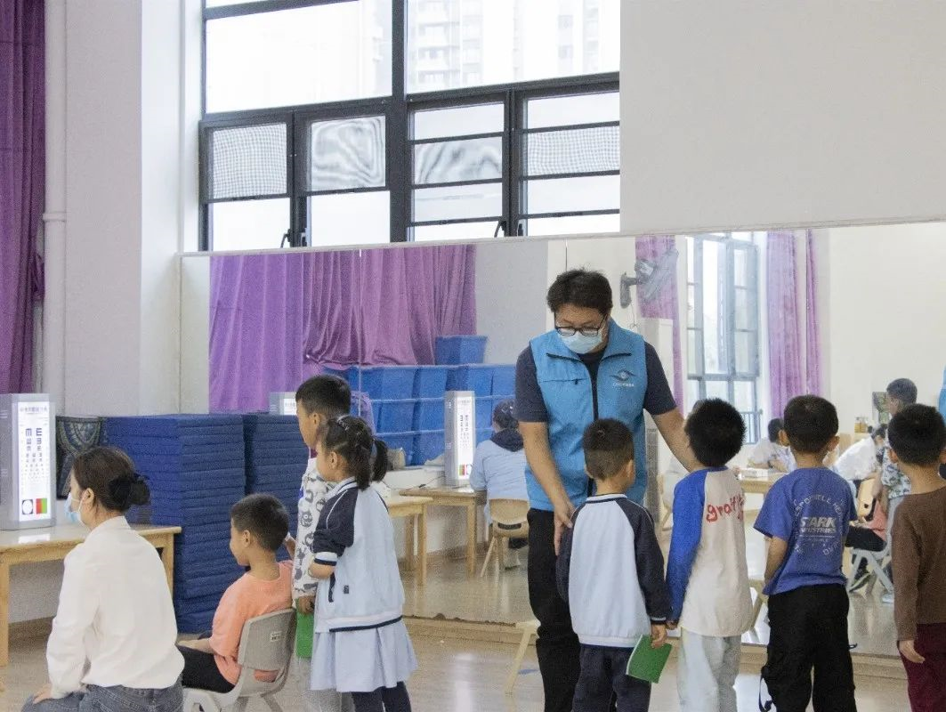 關(guān)愛兒童青少年眼健康，惠州?，斞劭埔暳Y查進(jìn)校園！