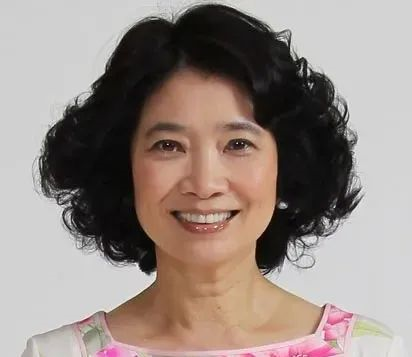 方黃吉雯女士是健康快車創始人，2020年獲亞太眼科學會領發「杰出防盲服務獎」，實至名歸！