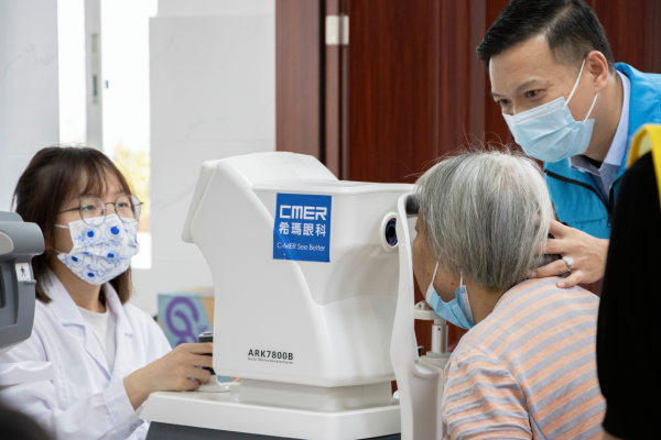 讓愛看得見 | 守護老人兒童眼健康，惠州?，斞劭屏x診活動進“家門”